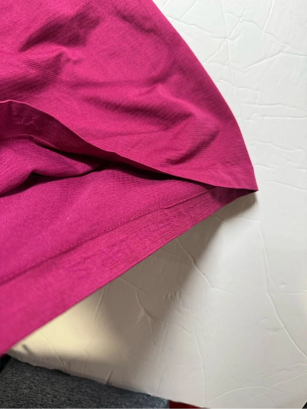Lululemon Swiftly Tech Short Sleeve Tee Shirt 2.0 in Purple Highlight Size 6 - Picture 7 of 7